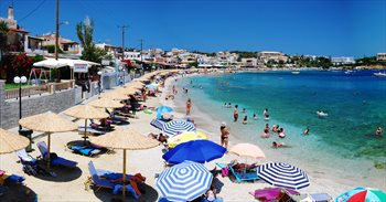 Κύρια παραλία Αγίας Πελαγίας, κοντά στο Ηράκλειο Κρήτης